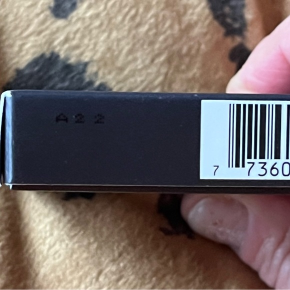 Stranger Things MAC blush “He Likes It Cold” powder blush NIB - Picture 6 of 6